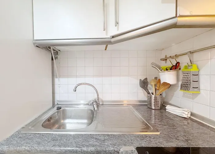 Basilio Next To Ladra Flea Market شقة