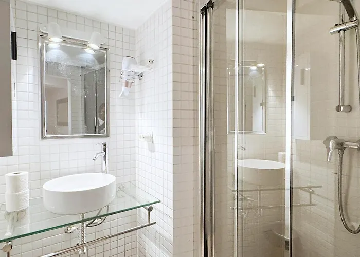 Basilio Next To Ladra Flea Market شقة *