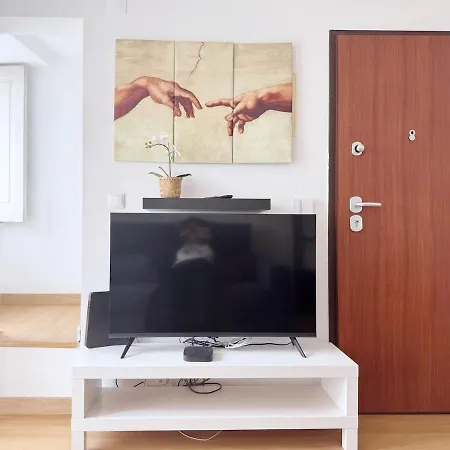 Apartman Basilio Next To Ladra Flea Market
